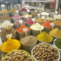 فروشنده درعطاری