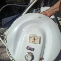 آبگرمکن ، کمد ، صندلی اصلاح ، میز ، سرشور|آرایشگاه و سالن‌های زیبایی|شیراز, دشت چنار|دیوار