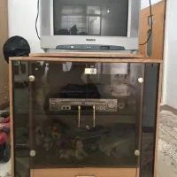 تلوزیون 21اینچ با میز