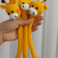 عروسک بافتنی گردن دراز|صنایع دستی و سایر لوازم تزئینی|شیروان (خراسان), |دیوار