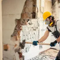 تخریب کاری داخل ساختمان پایین بردن نخاله