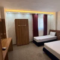 کنار حرم مطهر