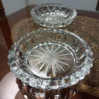۲ عدد کاسه میوه خوری و ۲ جفت زیرسیگاری کریستال