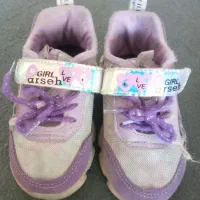 تعدادی کفش بچه گانه وراحتی