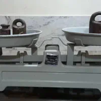 ترازوی دو کفه  10کیلویی  در حد نو همراه با 4سنگ