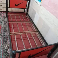 تخت یک نفره شیک وسالم
