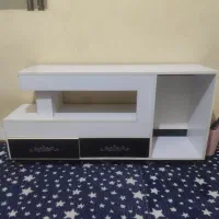 میز تلویزیون در حد مقاوم