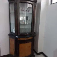 کمد ویترینی تمیز