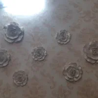 گل کرم رنگ . جنس رزین