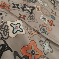 روسری طرح دار