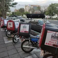 استخدام پیک موتوری برگرشاپ پر فروش