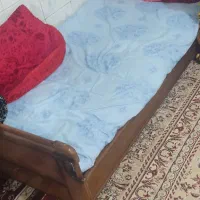 تخت تک نفره چوب و سالم
