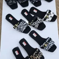 دمپایی زنانه طراحی استاندارد و طبی