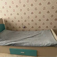 تخت کودک و دراور و میزارایش کشودار