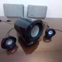 اسپیکر کامپیوتر و گوشی بهمراه ..