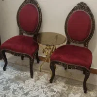 جفت صندلی انتیک چوب منبت کاری شده و یک گل میز