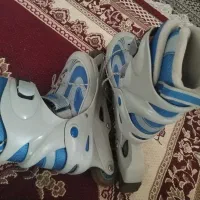 فروش اسکیت استفاده نشده و چراغ دار مناسب بچه ها|دوچرخه، اسکیت، اسکوتر|شیراز, شهرک مهدی‌آباد|دیوار