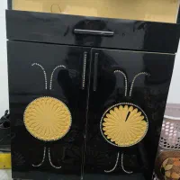 جاکفشی و میز تلویزیون