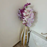 گلدان همراه گل