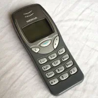 گوشی نوکیا قدیمی ۳۲۱۰ نوستالژی