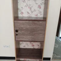 یک عدد جا کتابی چهار طبقه