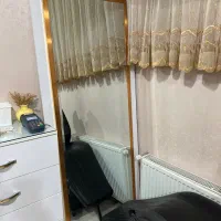 آینه و میز ناخن و کنسول