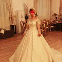 پیراهن عروس دنباله دار