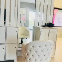 اجاره صندلی ناخون وتخت مژه|استخدام درمانی، زیبایی، بهداشتی|شیراز, سینما سعدی|دیوار