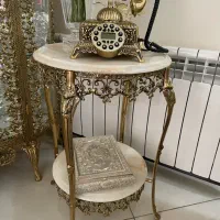 میز کنار سالنی برنز و سنگ مرمر