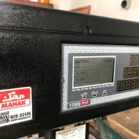 ترازو دیجیتال محک ۱۷۰۰۰ پلاس در حد نو کم کار