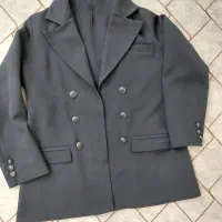 تعدادی کت ولباس وشال