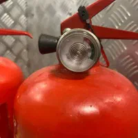 کپسول آتش نشانی|ابزارآلات|پرند, فاز ۳|دیوار