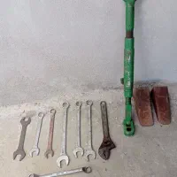 آچار فرانسه و ناخن کمک تراکتور