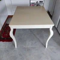 میز ناهارخوری سفید