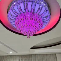 یک عدد لوستر سقفی بزرگ و لوستر اتاق کودک