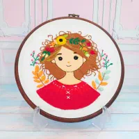 دیوارکوب گلدوزی دخترپاییز