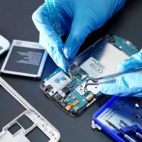 تعمیرات موبایل/خرید و تعویض گوشی های غیرقابل تعمیر|خدمات رایانهای و موبایل|شیراز, زند|دیوار