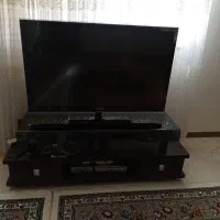 تلویزیون ومیز تلویزیون