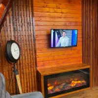 کلبه سوئیسی جکوزی دار|اجارهٔ کوتاه‌مدت ویلا و باغ|شیرگاه, |دیوار