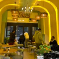 باریستا خانم همراه با آموزش