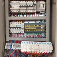 ارائه کاملترین خدمات تخصصی برق با استانداردهای روز