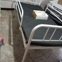 تخت بیمارستانی