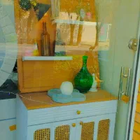 کافی بار  میز صندلی