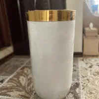 گلدان بزرگ سفید رنگ