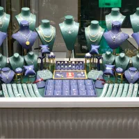 مانکن طلا ، ویترین طلا ، دکور طلا