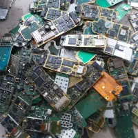 خریدار برد گوشی خراب و کامپیوتر خراب