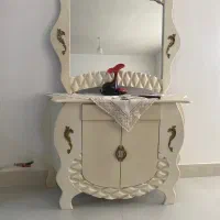 میز آرایش تمیز و جنس خوب