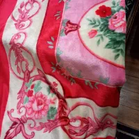 یک عدد پتوی دو نفره خوش رنگ و زیبا|رختخواب، بالش، پتو|قزوین, |دیوار