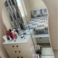 تخت خواب میز ارایش با دوته میز عسلی در نو|تخت و سرویس خواب|تهران, شکوفه (عبدل آباد)|دیوار