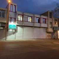 اجاره 3 دهنه مغازه 300 متری